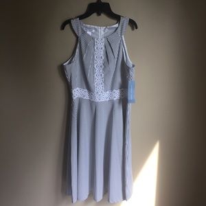 London Times Seersucker and Floral Lace Dress